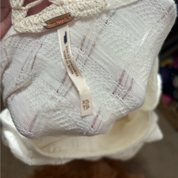 Free People crotchet asymmetrical top NWOT - Picture 4 of 4